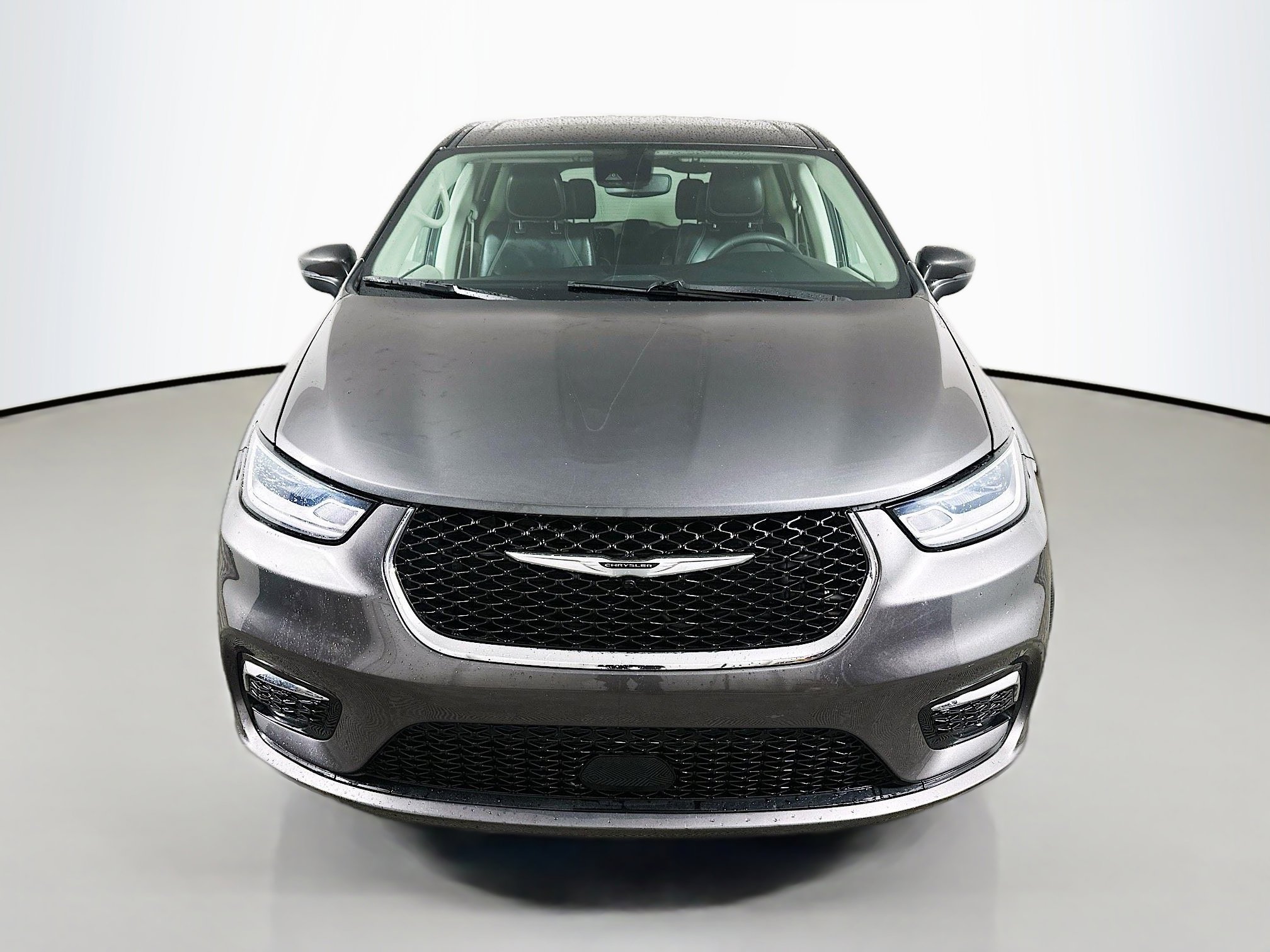 Used 2023 Chrysler Pacifica Touring-L FWD image 2