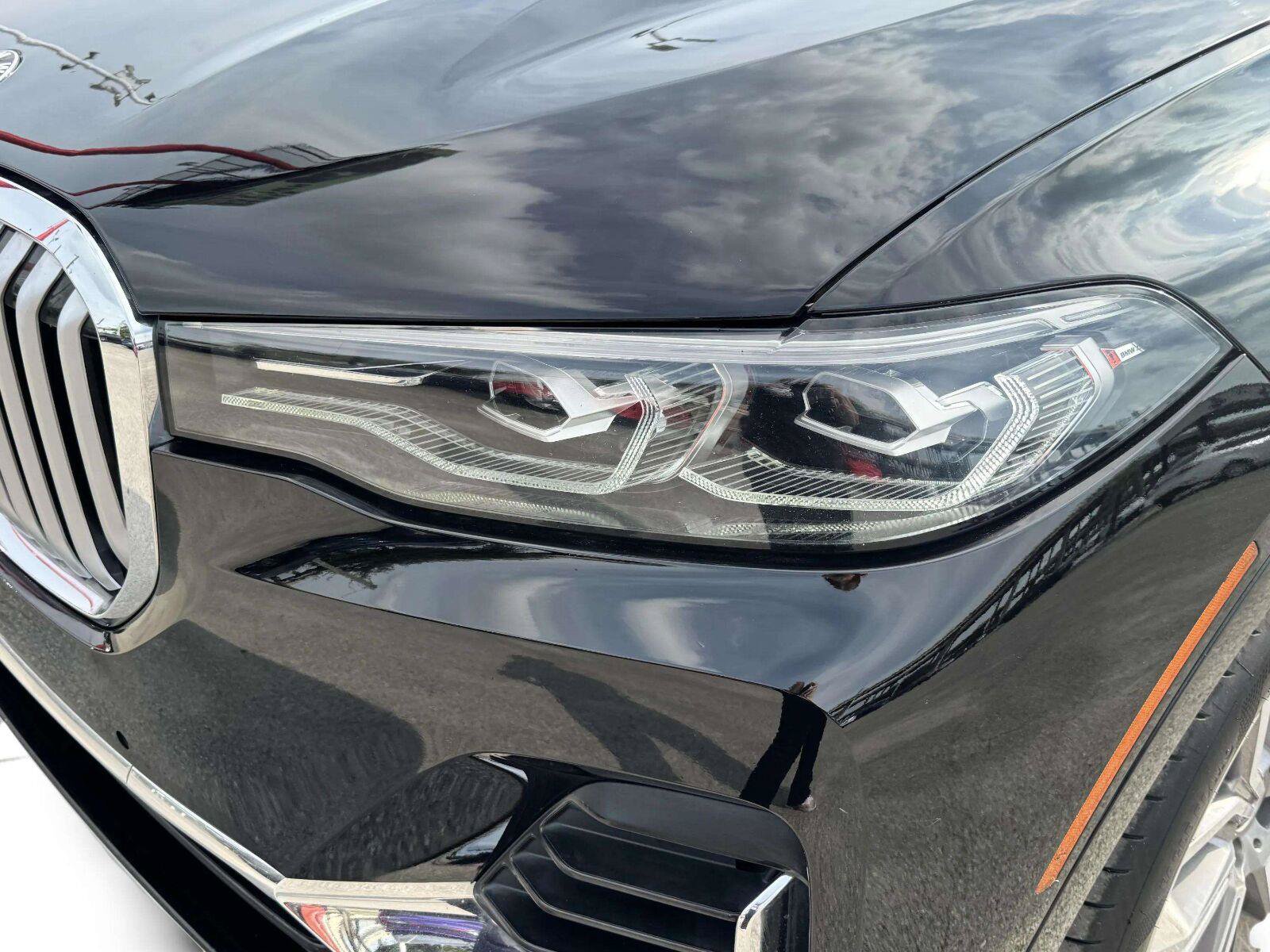 Used 2019 BMW X7 xDrive40i w/ Cold Weather Package AWD/4WD image 14
