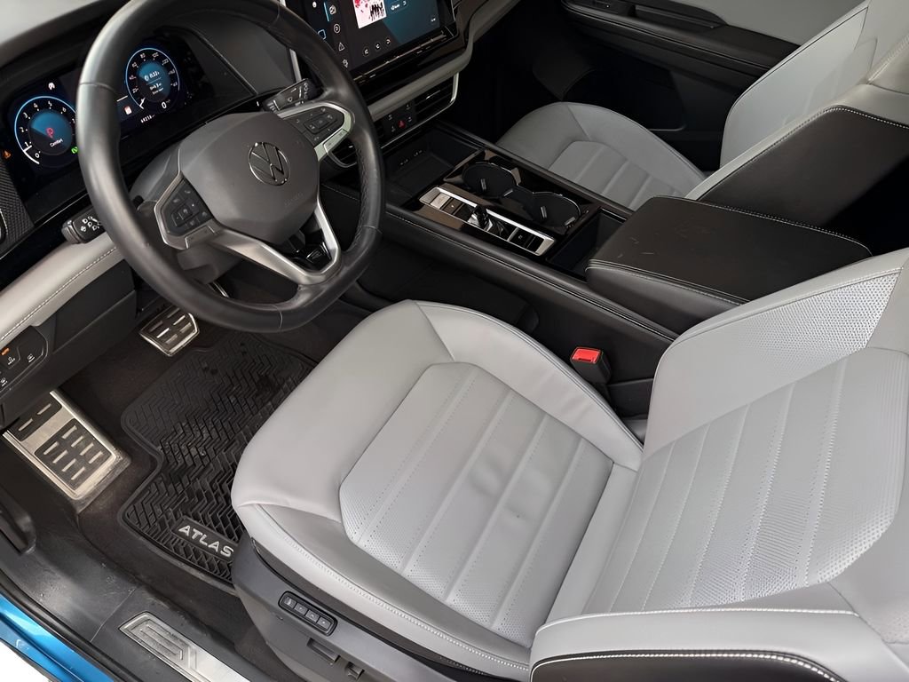 Used 2024 Volkswagen Atlas Cross Sport SEL R-Line image 9
