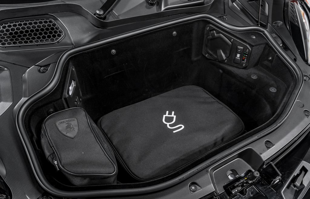 Used 2024 Lamborghini Revuelto AWD/4WD image 42