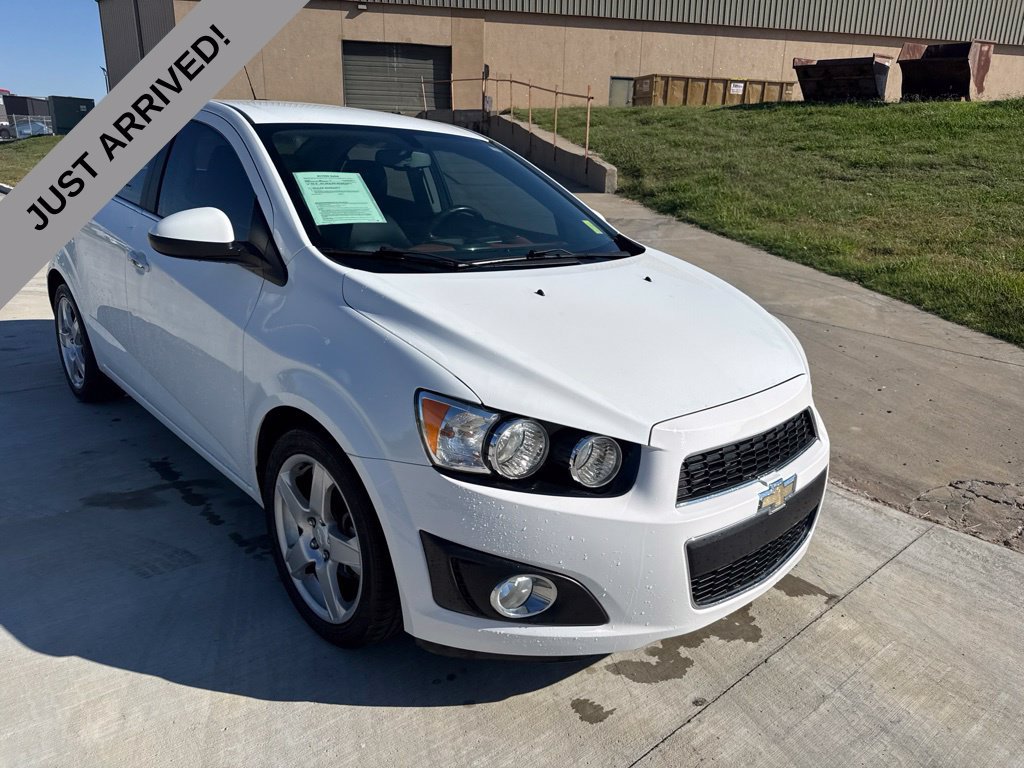 Used 2015 Chevrolet Sonic LTZ FWD image 3