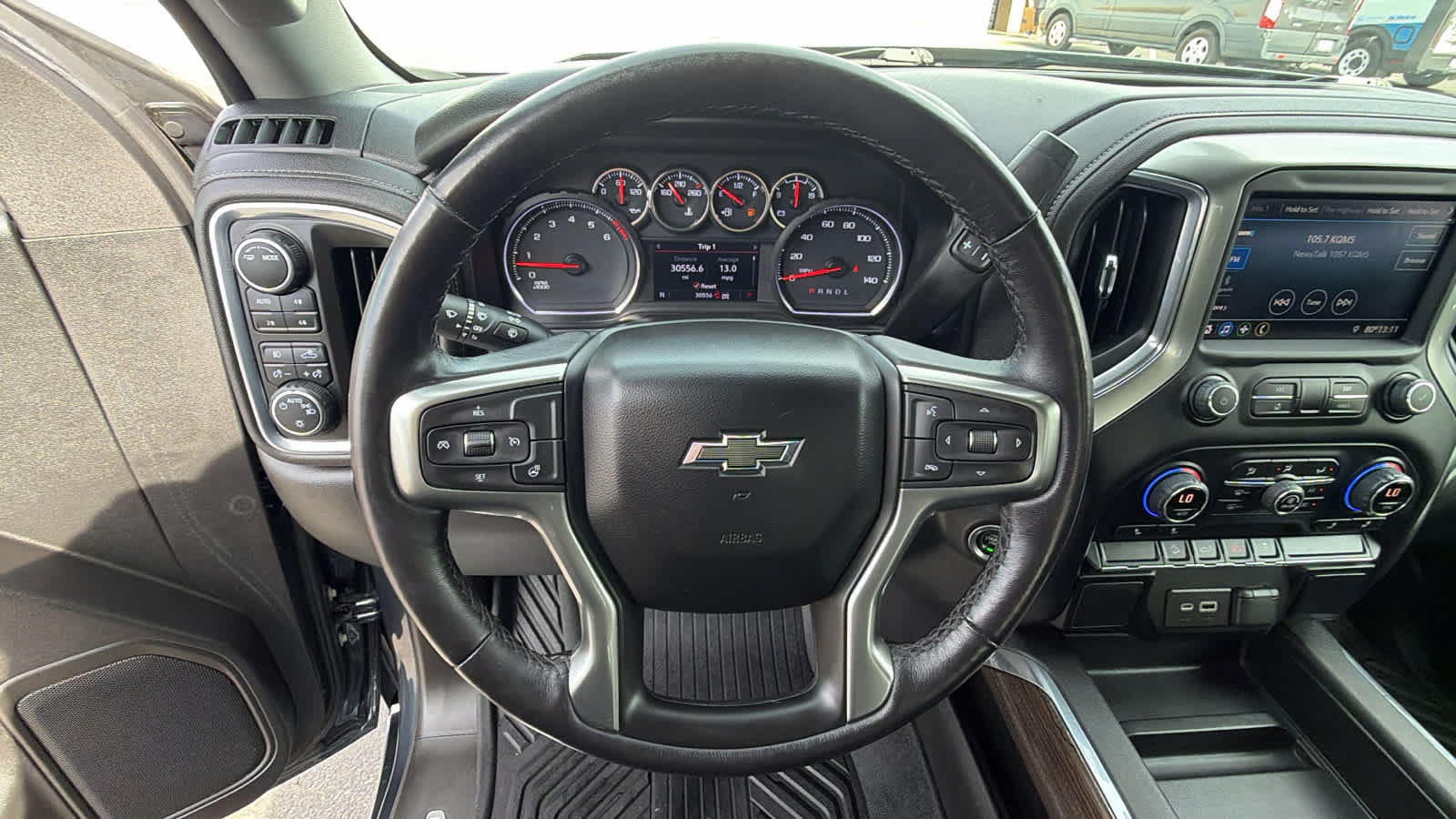 Used 2021 Chevrolet Silverado 1500 LT Trail Boss w/ LPO, Dark Essentials Package AWD/4WD image 18