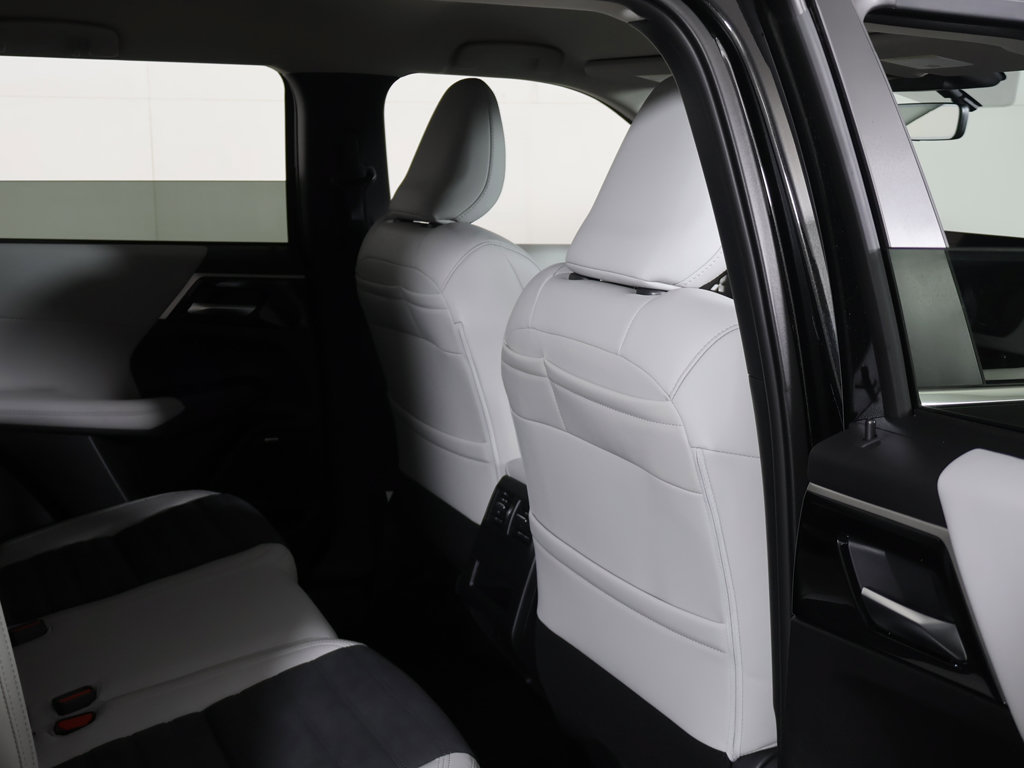 New 2026 Mitsubishi Outlander SE FWD image 30