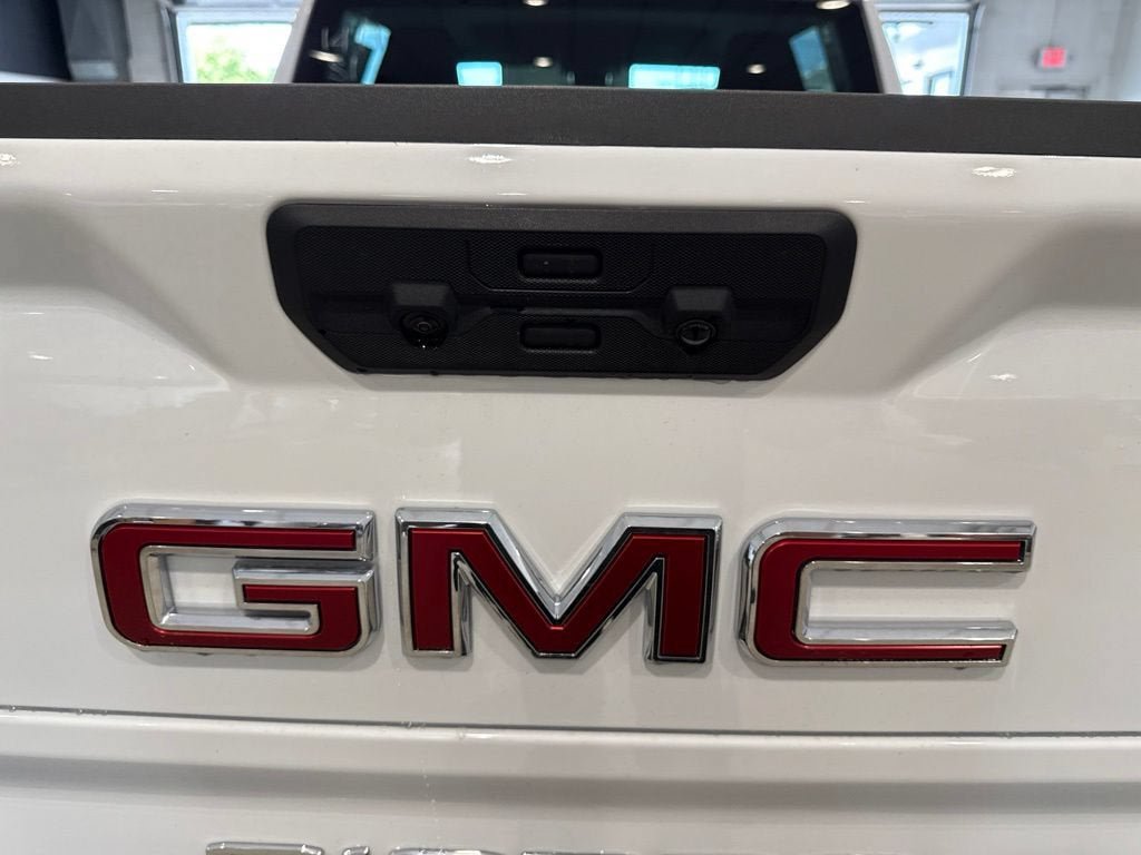 New 2026 GMC Sierra 1500 SLT AWD/4WD image 9