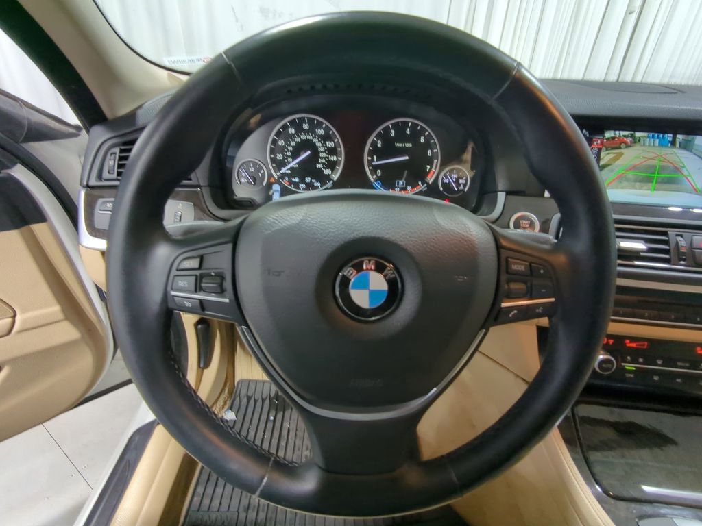 Used 2015 BMW 528i xDrive Sedan image 32