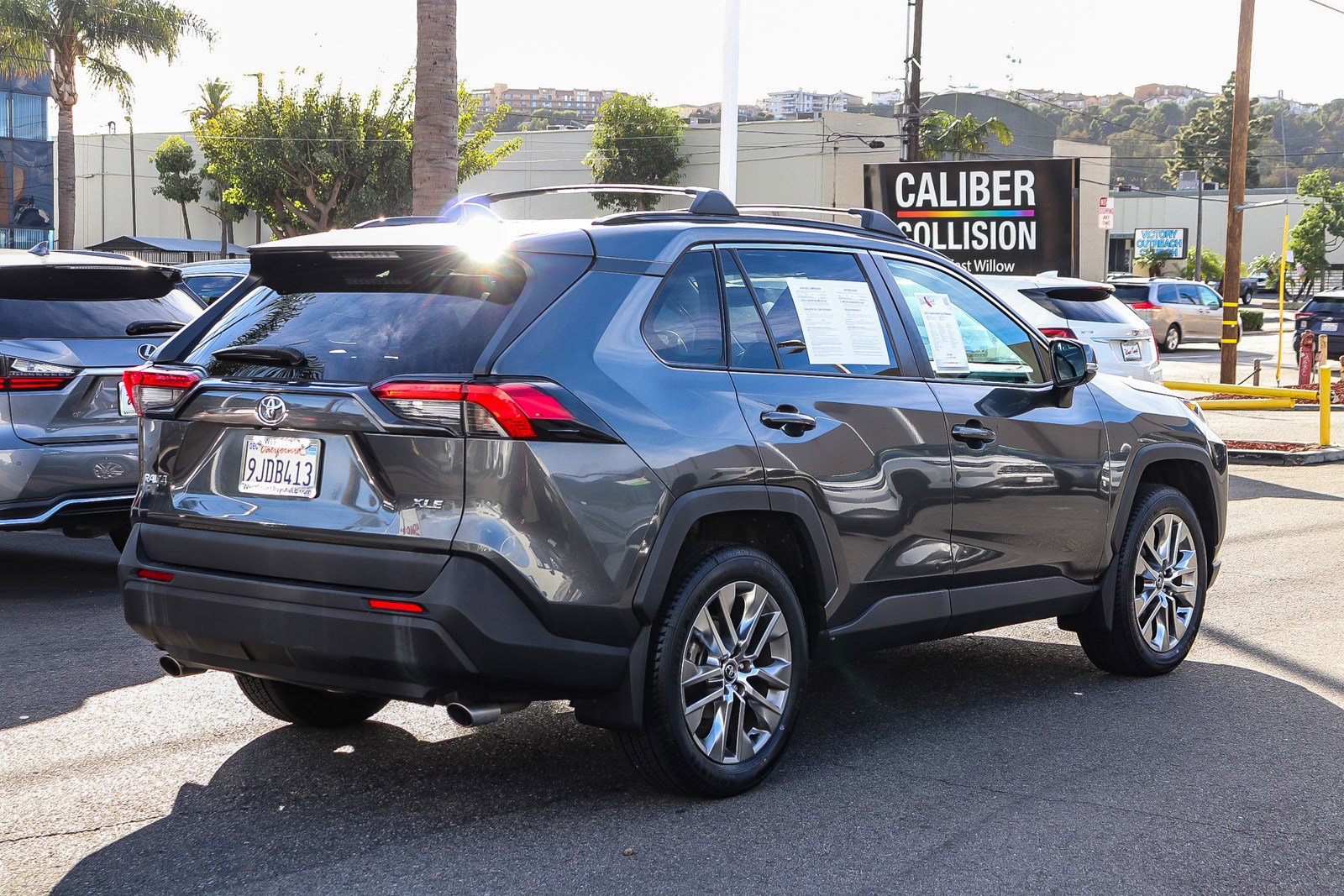 Used 2021 Toyota RAV4 XLE Premium image 7