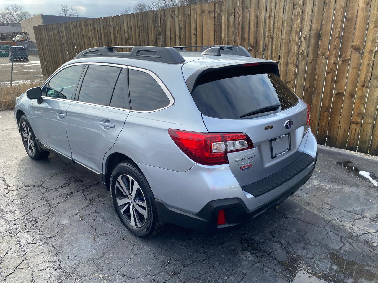 Used 2019 Subaru Outback 2.5i Limited w/ Popular Package #2 AWD/4WD image 4
