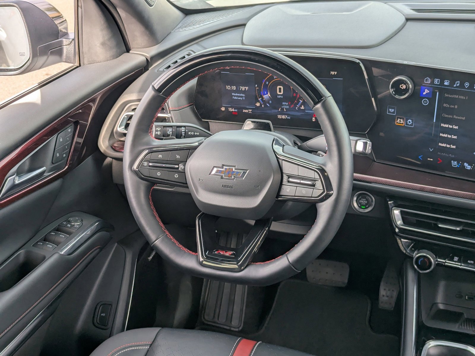 Used 2025 Chevrolet Traverse RS image 16