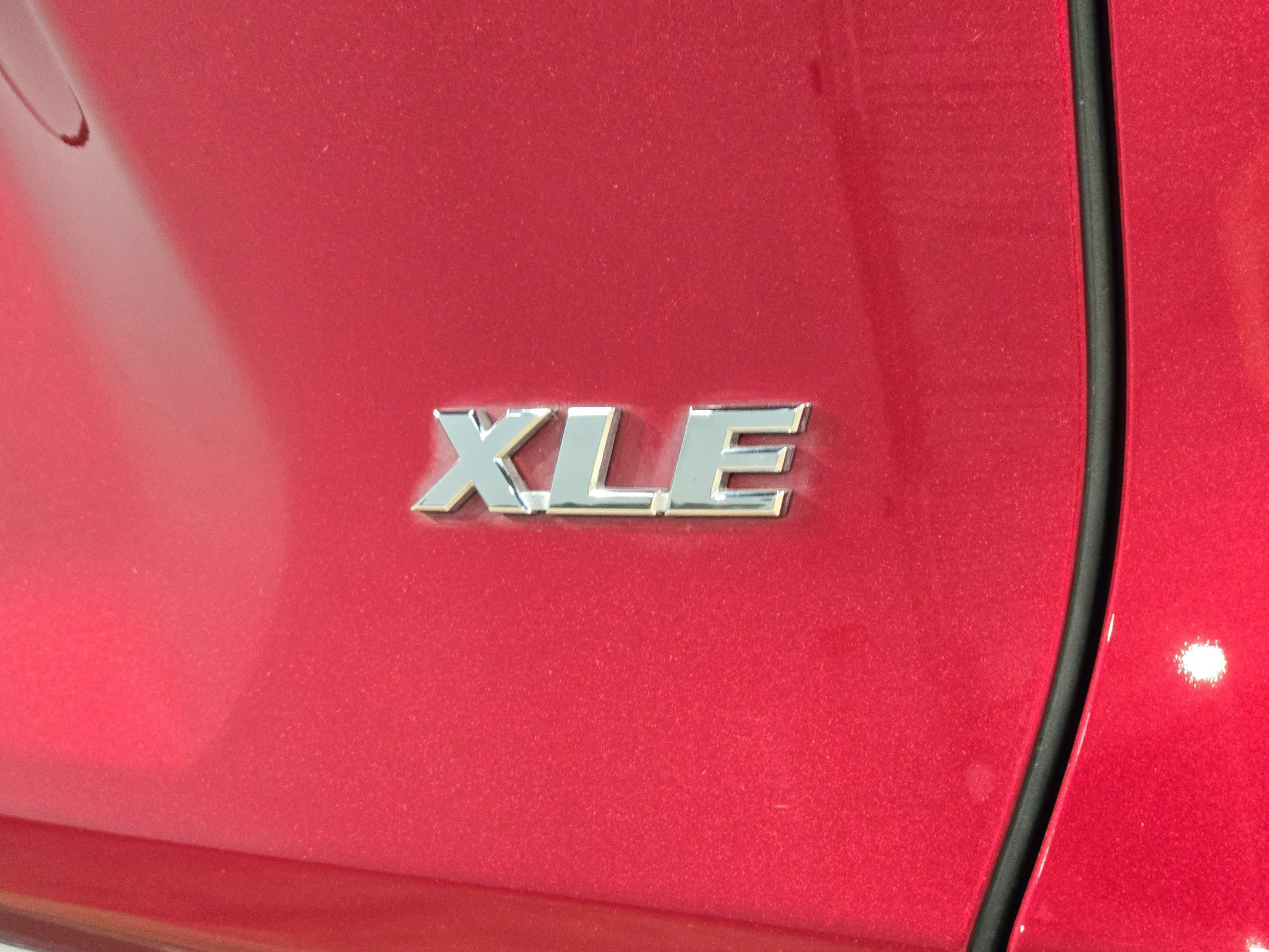 Used 2020 Toyota RAV4 XLE w/ Convenience Package FWD image 38