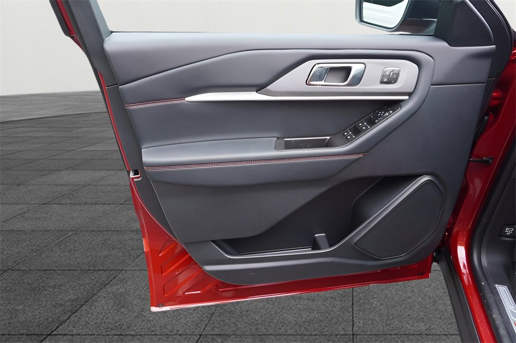 New 2025 Ford Explorer ST-Line w/ Premium Package image 24