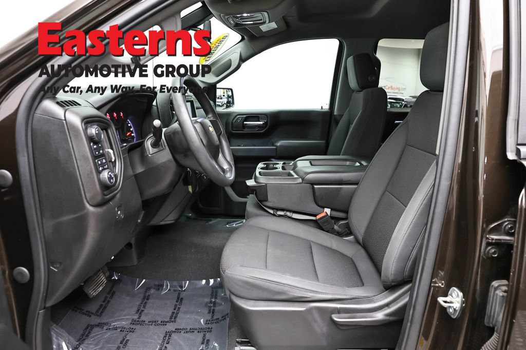 Used 2020 Chevrolet Silverado 1500 Custom w/ Custom Value Package AWD/4WD image 13