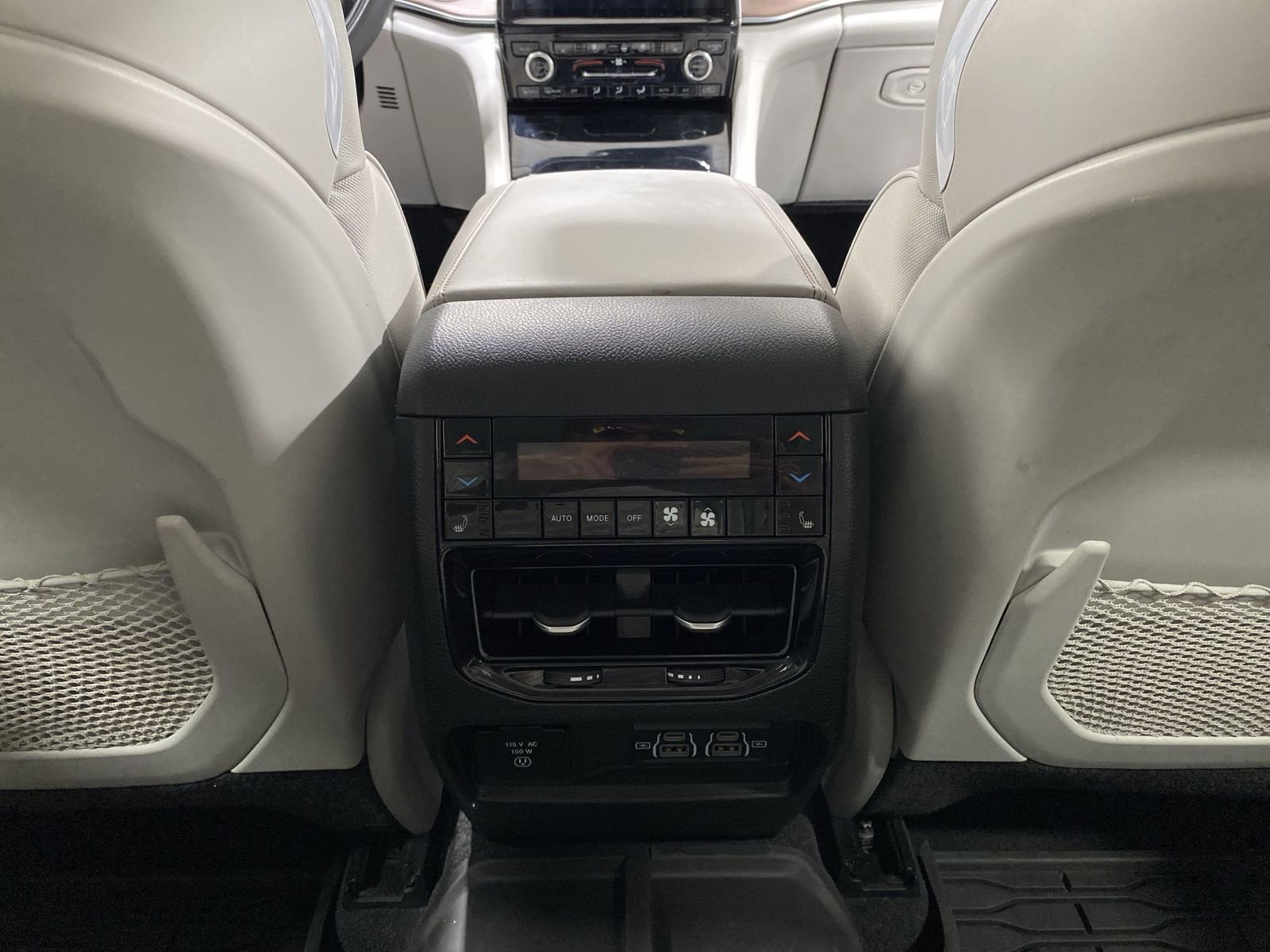 Used 2022 Jeep Grand Cherokee Summit w/ Advanced Protech Group IV AWD/4WD image 21