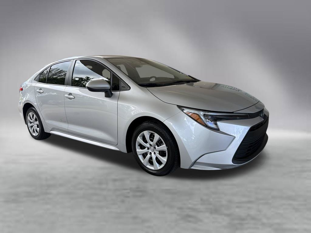 Used 2023 Toyota Corolla LE FWD image 2