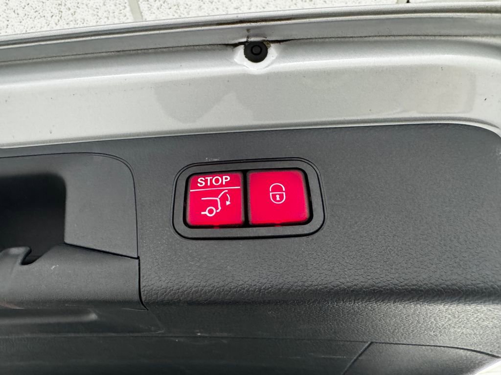 Used 2020 Mercedes-Benz GLC 350e 4MATIC image 38