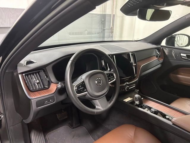 Used 2023 Volvo XC60 T8 Plus image 11