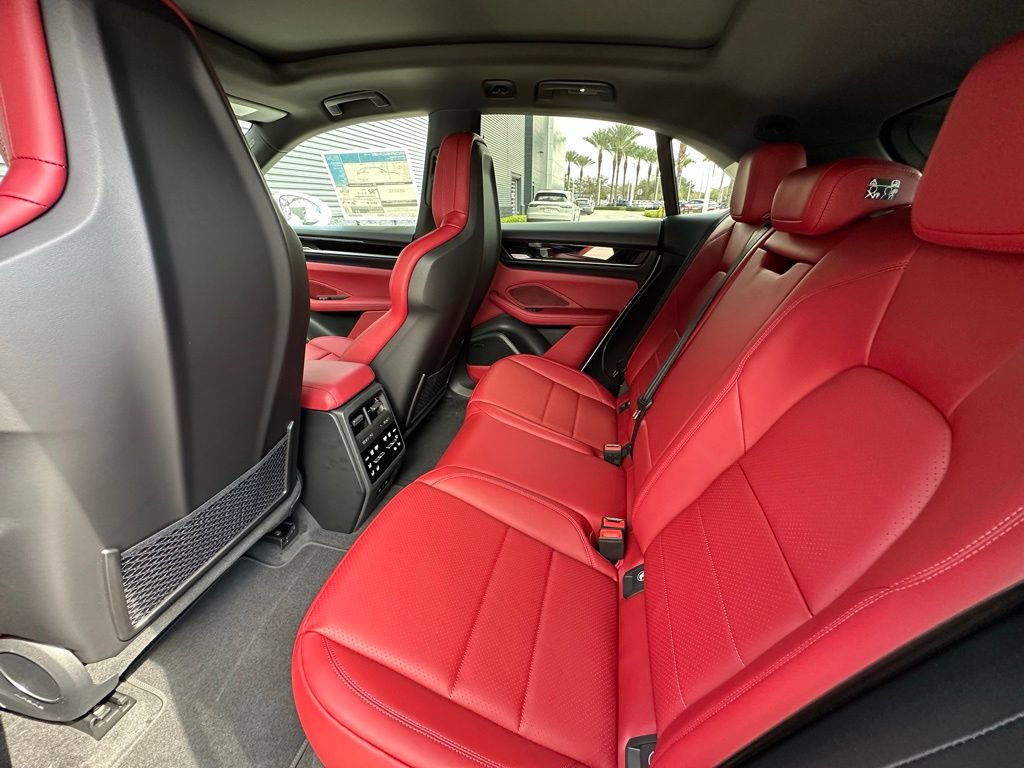 Used 2026 Porsche Macan 4S Electric AWD/4WD image 37