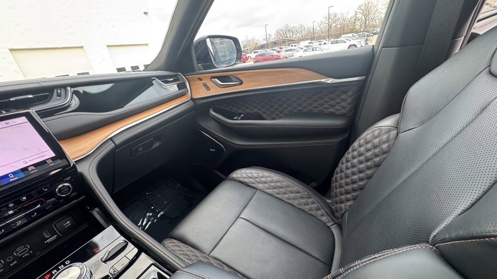 Used 2024 Jeep Grand Cherokee L Summit image 24
