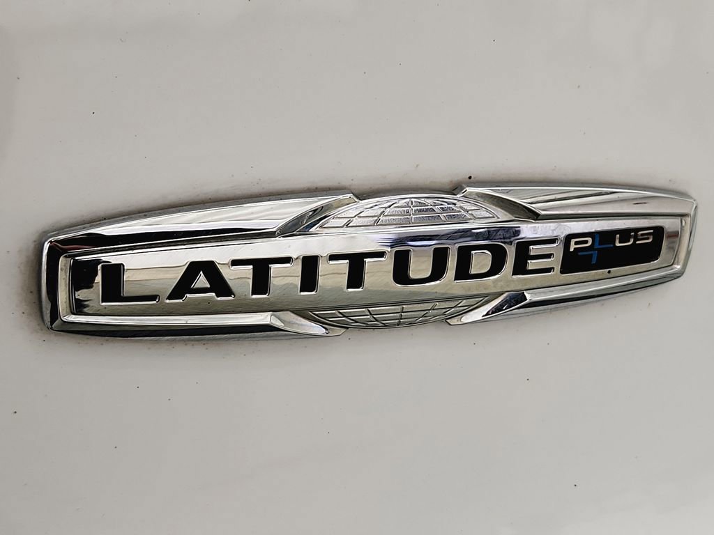 Used 2020 Jeep Cherokee Latitude Plus w/ Cold Weather Group image 33