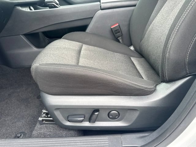 Used 2025 Nissan Rogue SV FWD image 19