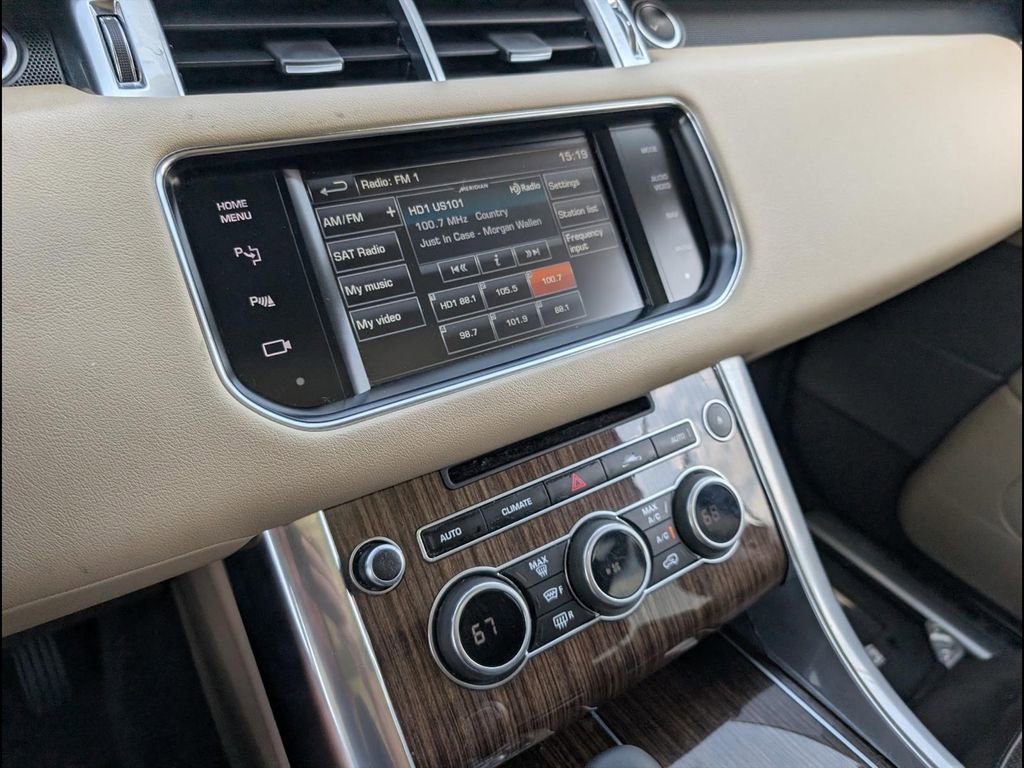 Used 2014 Land Rover Range Rover Sport HSE image 17