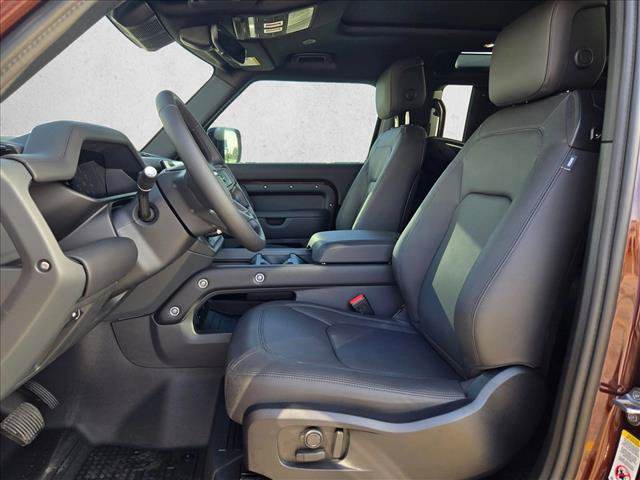 New 2026 Land Rover Defender 90 X-Dynamic SE AWD/4WD image 4