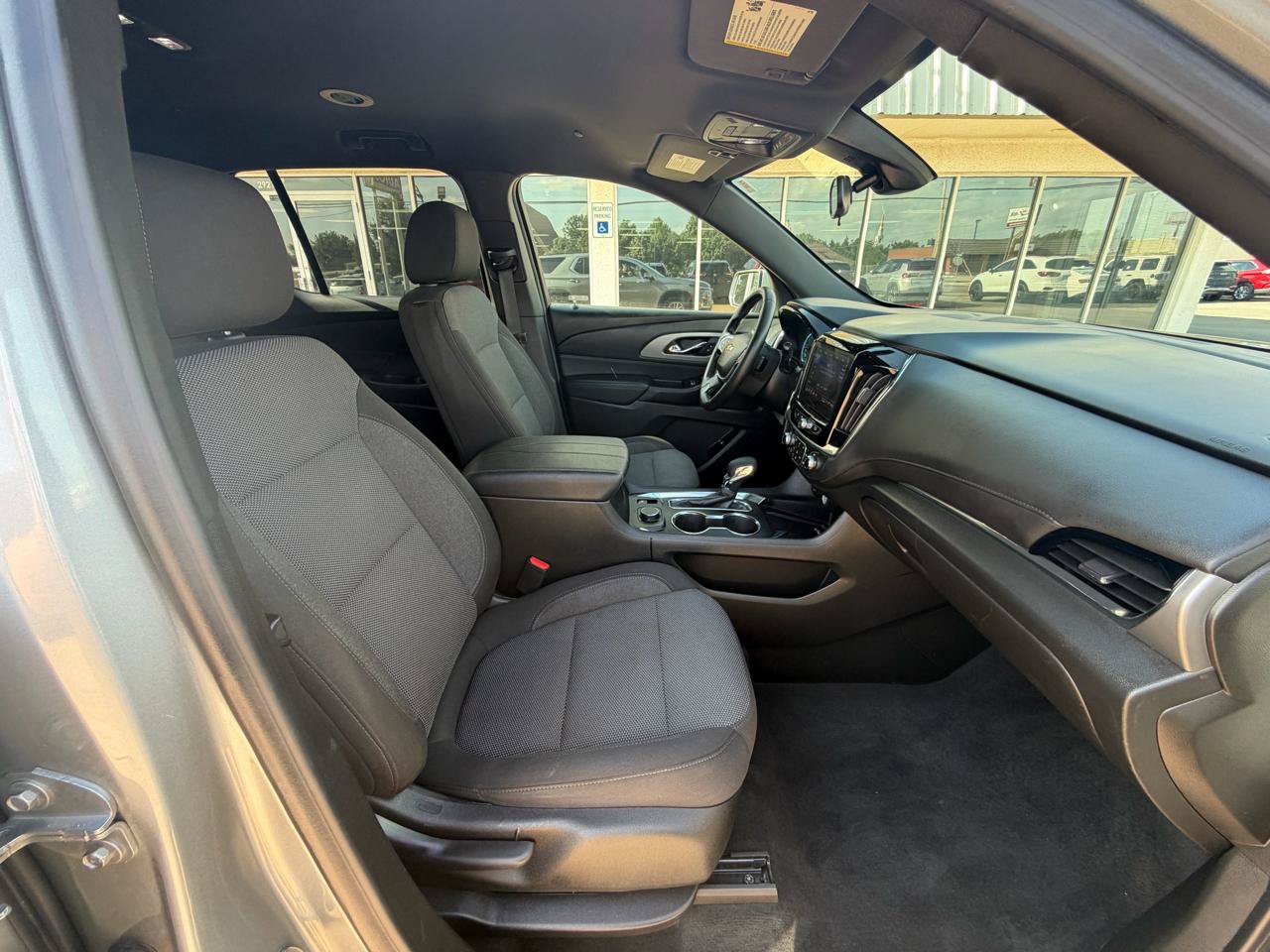 Used 2023 Chevrolet Traverse LT FWD image 22