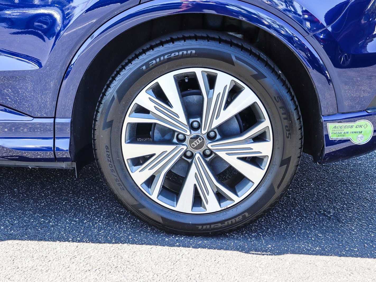 Used 2023 Audi Q4 e-tron Premium Plus w/ Premium Plus RWD image 10
