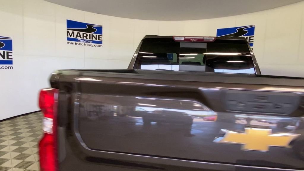 Used 2021 Chevrolet Silverado 1500 High Country w/ Technology Package AWD/4WD image 9