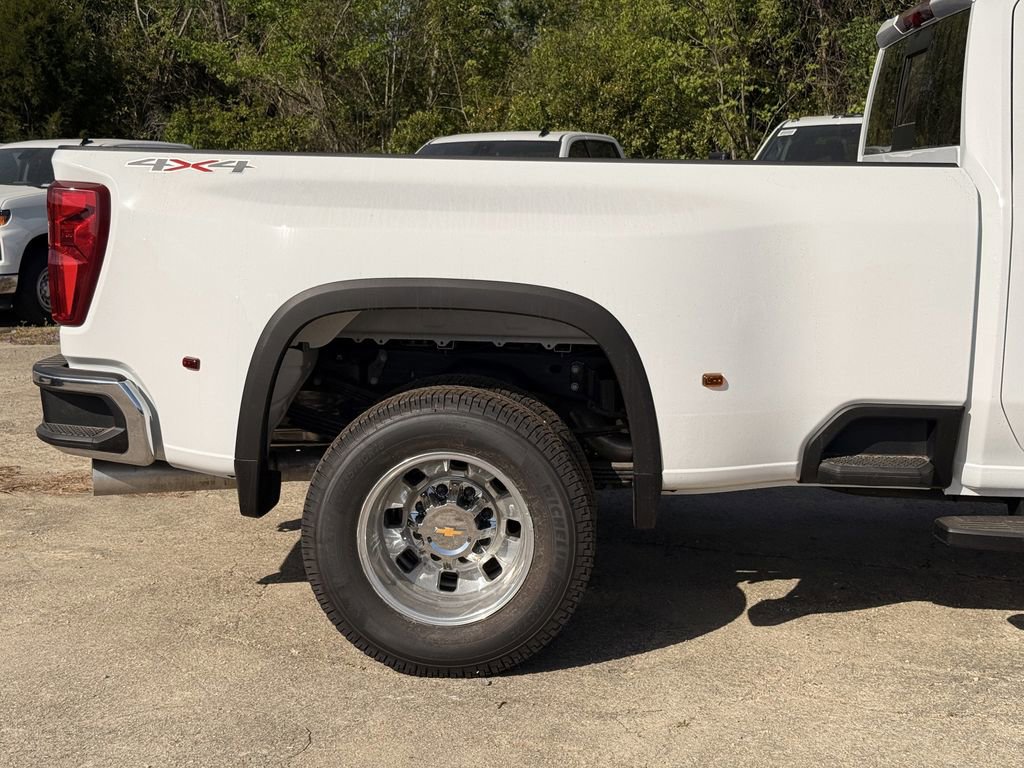 New 2026 Chevrolet Silverado 3500 LT w/ All Star Edition AWD/4WD image 8