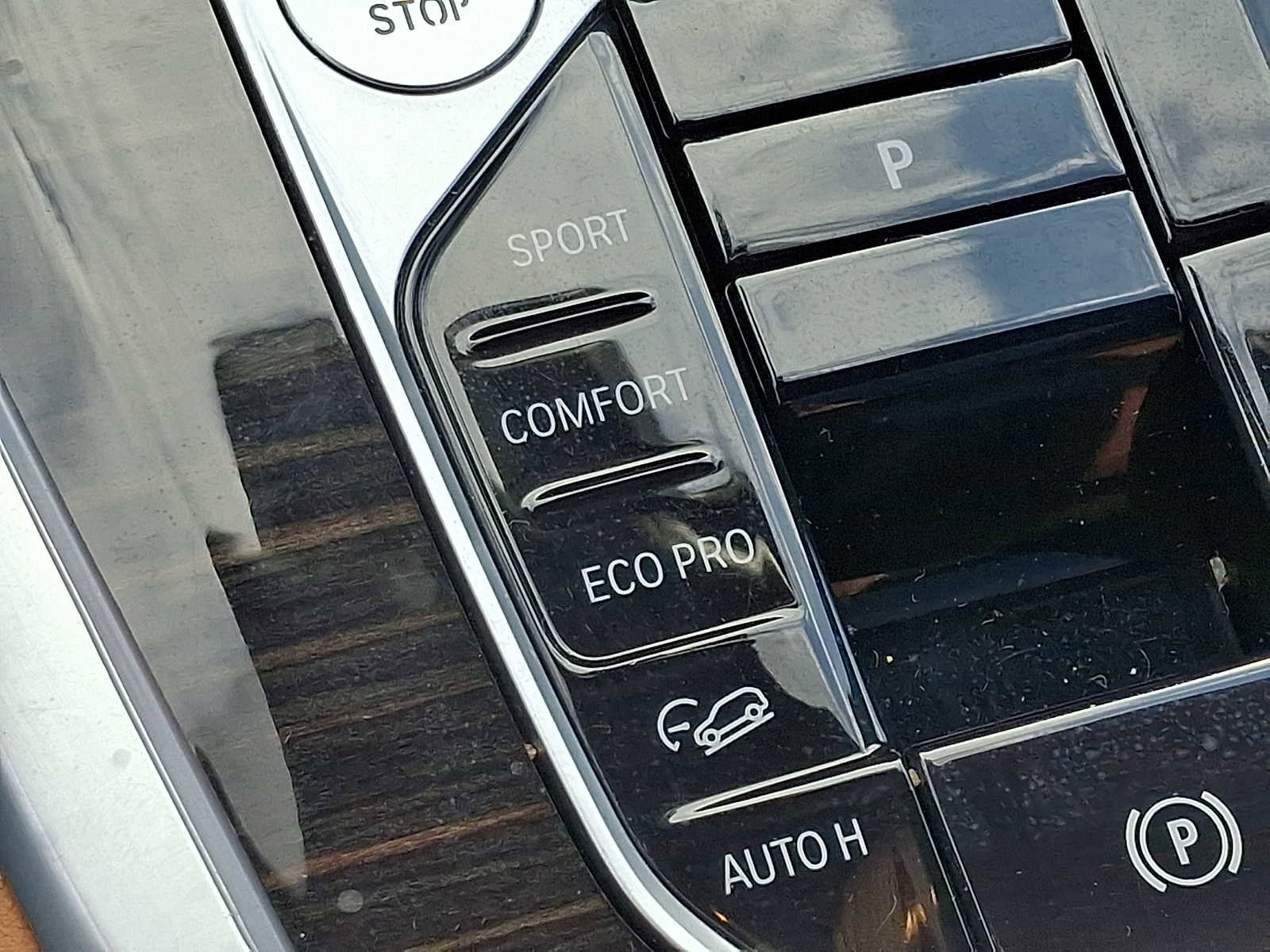 Used 2024 BMW X7 xDrive40i w/ M Sport Package image 26