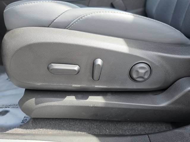 Used 2020 Buick Envision Essence w/ LPO, Active Package FWD image 23