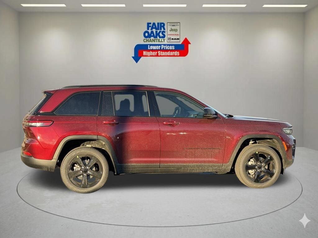 New 2025 Jeep Grand Cherokee Limited w/ Black Appearance Package AWD/4WD image 6
