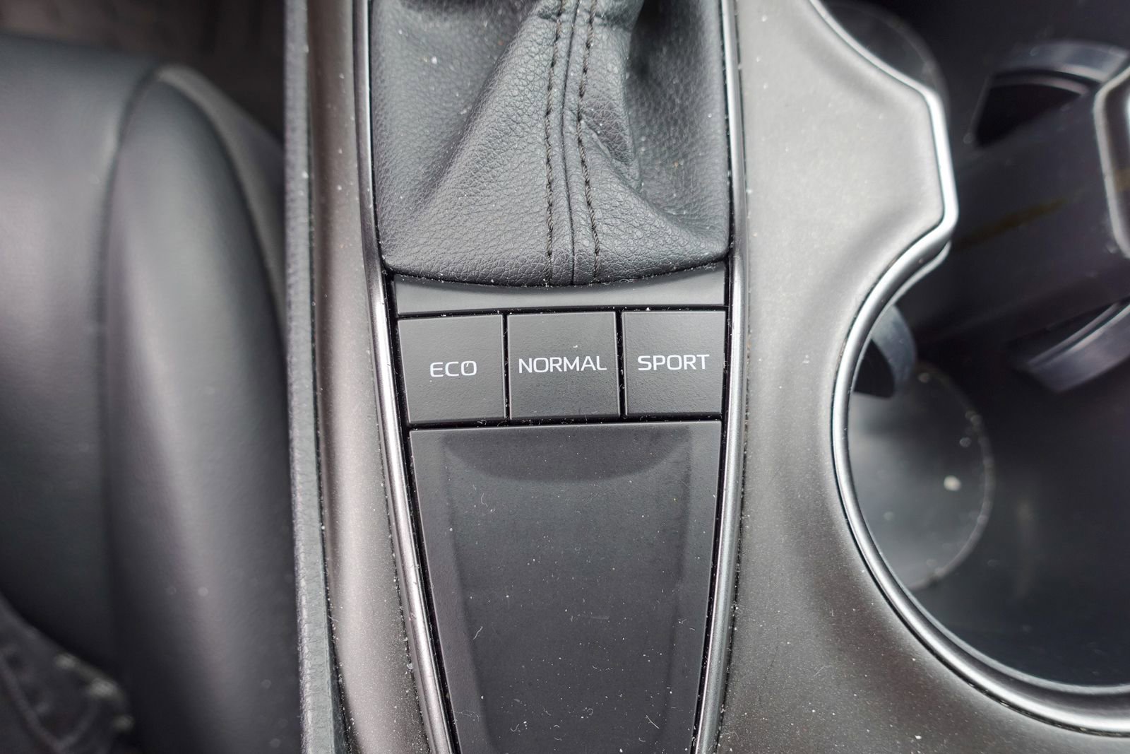 Used 2022 Toyota Camry SE FWD image 24