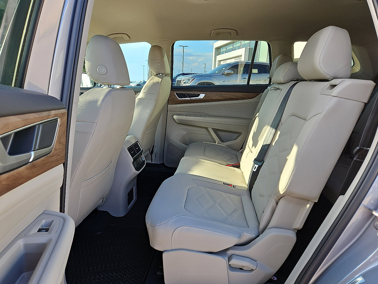 New 2026 Volkswagen Atlas SE image 11