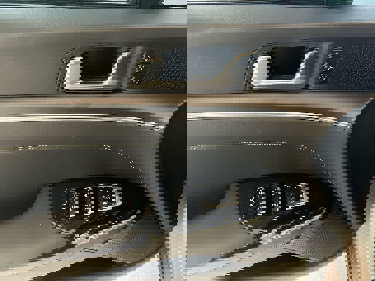 Used 2025 Kia K5 GT w/ GT1 Package image 13