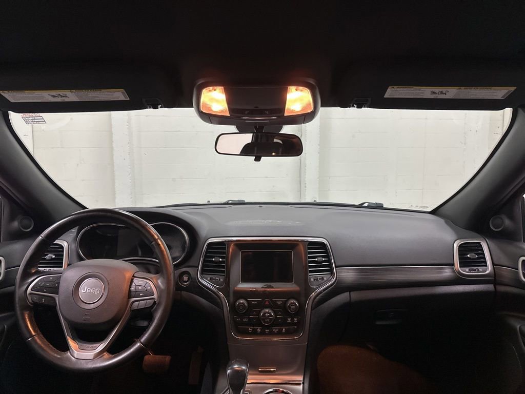 Used 2020 Jeep Grand Cherokee Laredo AWD/4WD image 54