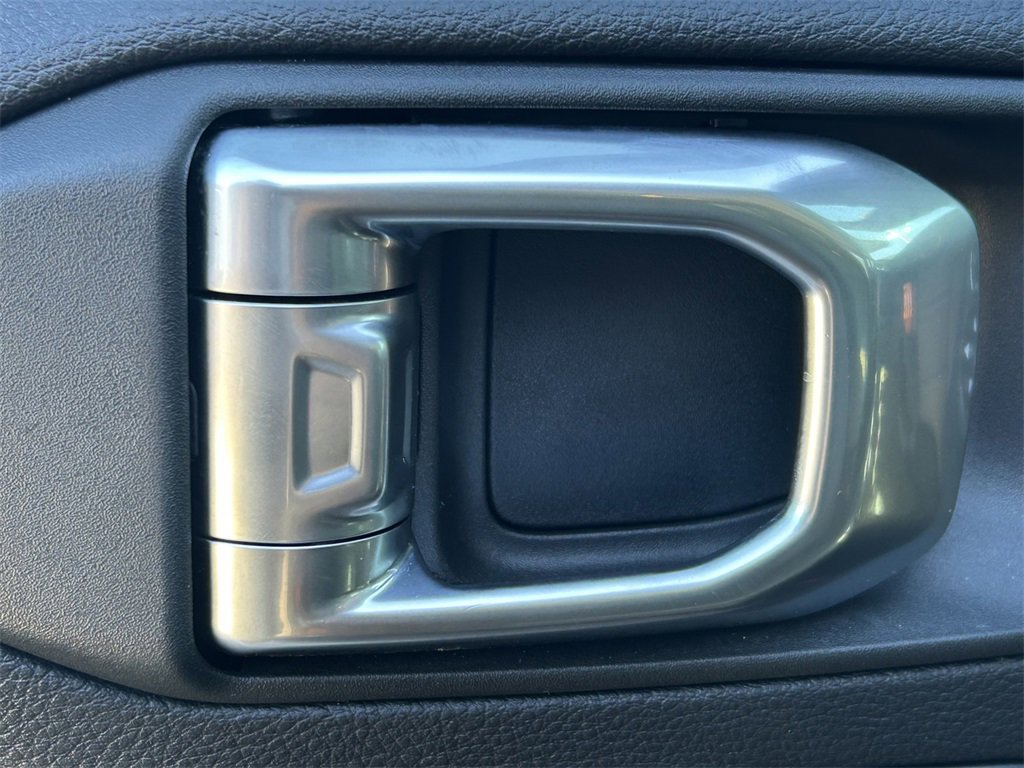 Used 2025 Jeep Gladiator Mojave w/ Safety Group image 25