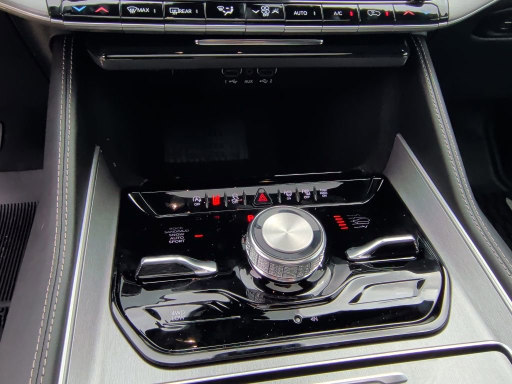 New 2026 Jeep Grand Wagoneer 4WD image 36