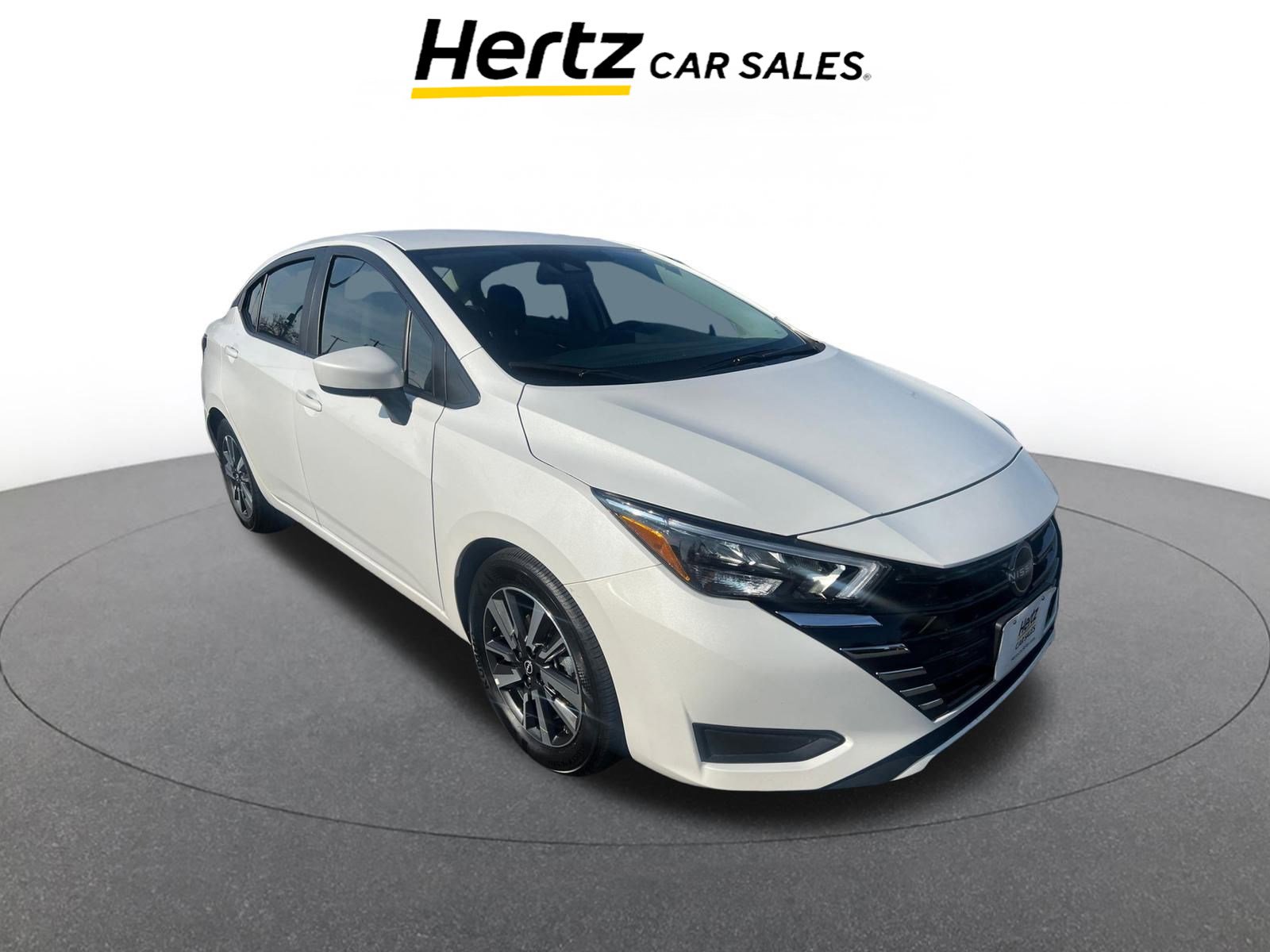 Used 2025 Nissan Versa SV image 1