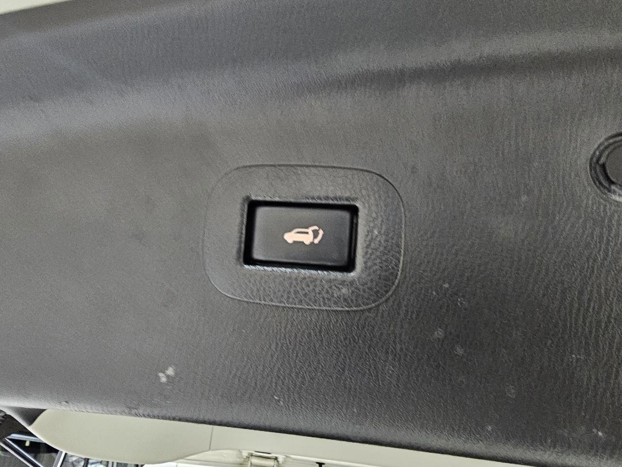 Used 2017 Nissan Armada Platinum w/ Captain Seat Package image 15