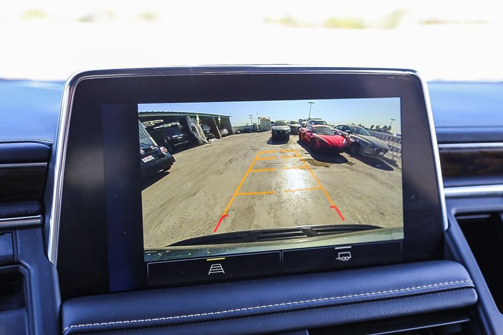 Used 2023 Chevrolet Suburban Premier image 25