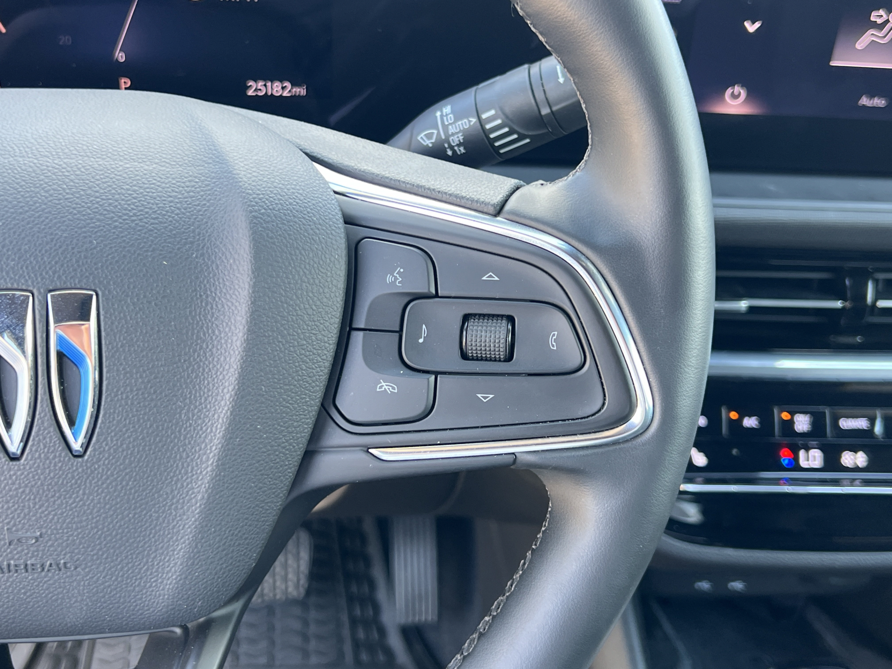 Used 2025 Buick Envista Avenir FWD image 15