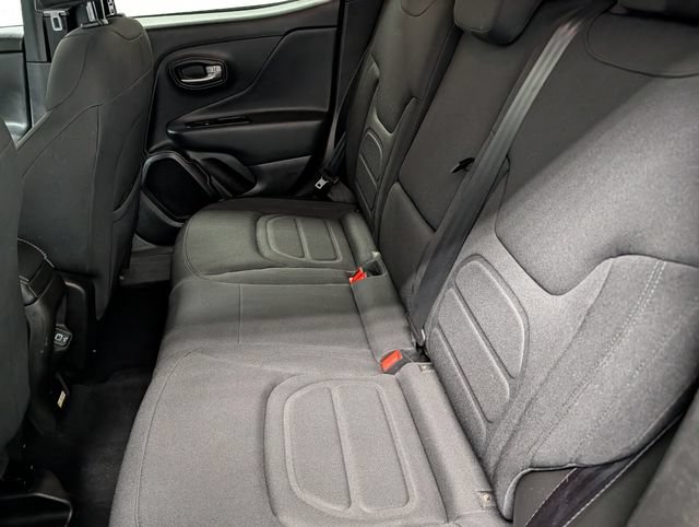 Used 2022 Jeep Renegade Latitude w/ Convenience Group AWD/4WD image 11