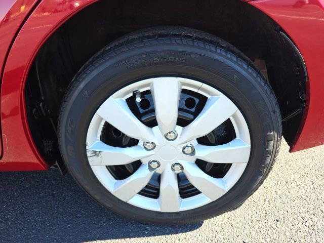 Used 2016 Toyota Corolla LE image 29