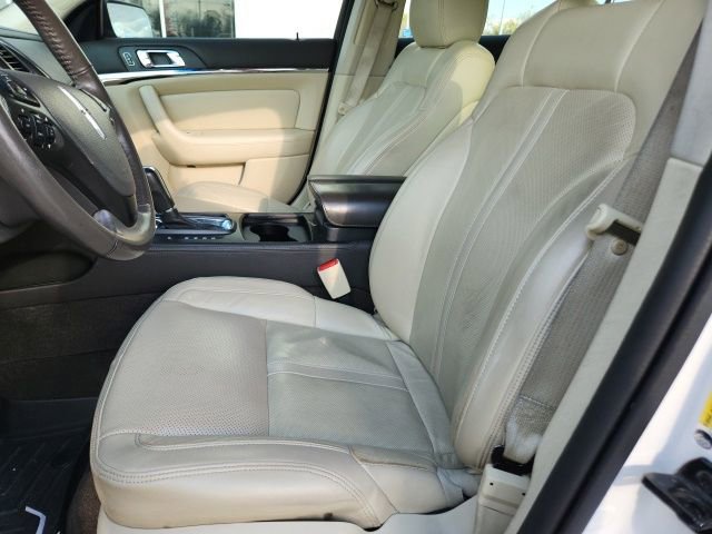 Used 2013 Lincoln MKS image 17