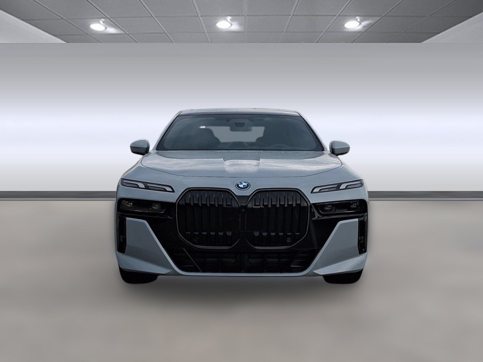 Used 2026 BMW 750e xDrive AWD/4WD image 6
