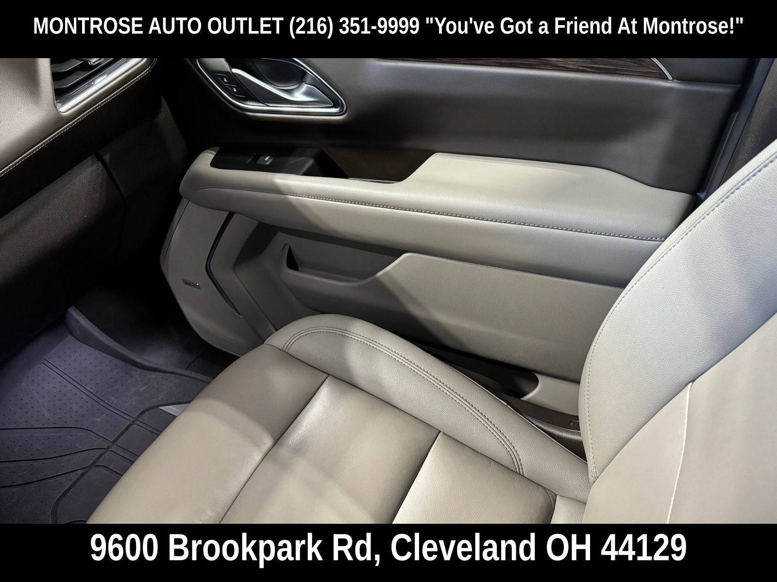 Used 2022 Chevrolet Tahoe Z71 w/ Z71 Off-Road Package AWD/4WD image 39