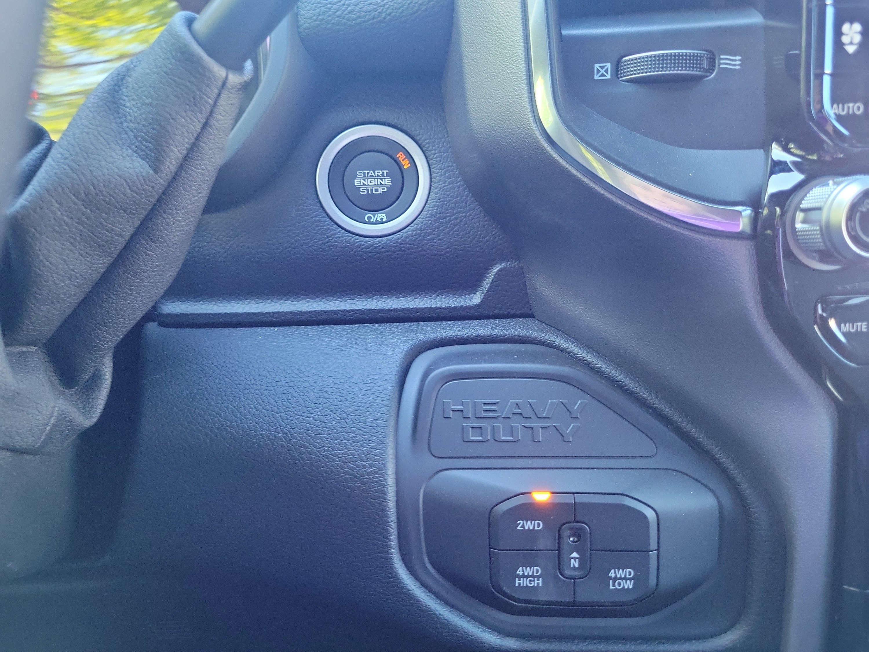 New 2026 RAM 2500 Laramie AWD/4WD image 31