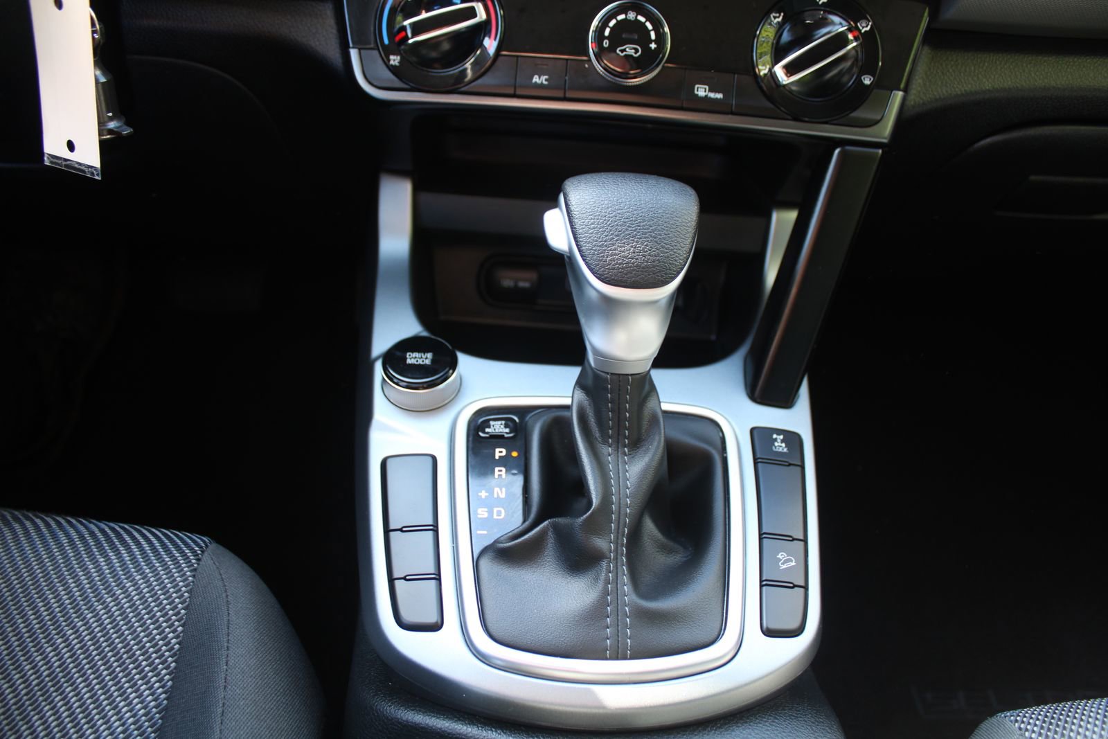 Certified 2026 Kia Seltos LX AWD/4WD image 31