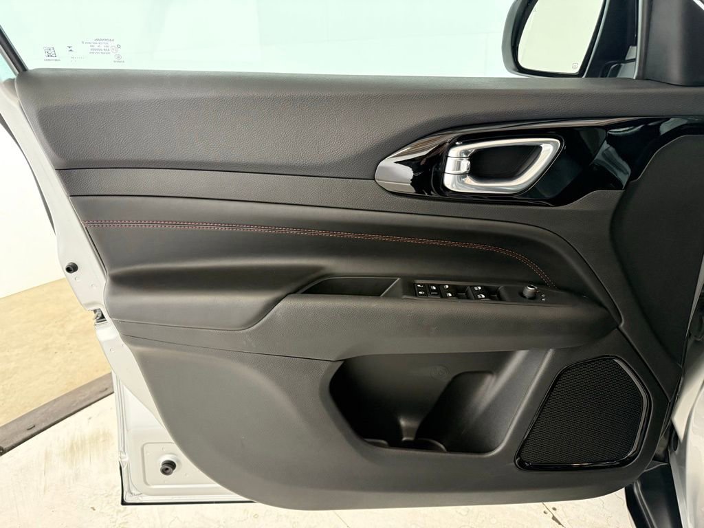 Certified 2024 Jeep Compass Trailhawk image 11